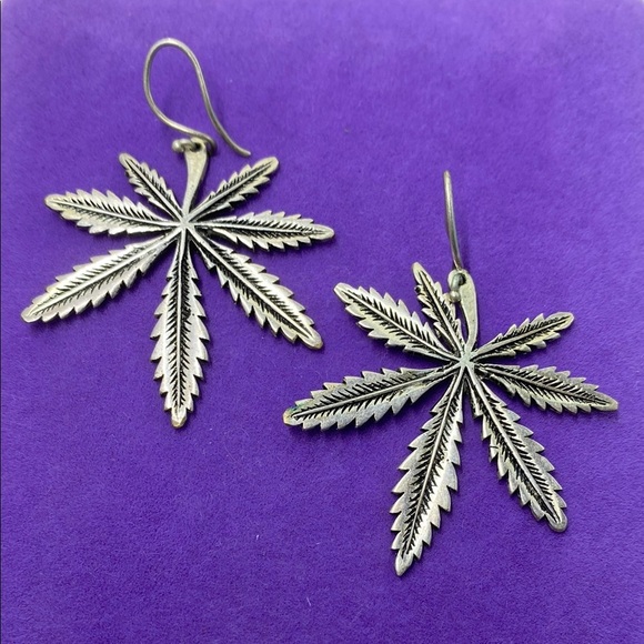 💛 Vintage Silver 925 Marijuana Leaf Hook Earrings - Picture 1 of 5